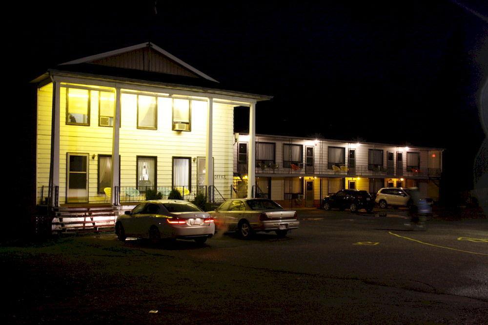 Bay Lake Inn - Frontiersman Motel Latchford Εξωτερικό φωτογραφία