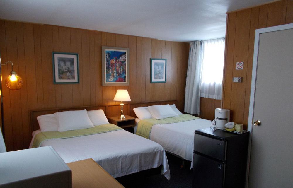 Bay Lake Inn - Frontiersman Motel Latchford Εξωτερικό φωτογραφία