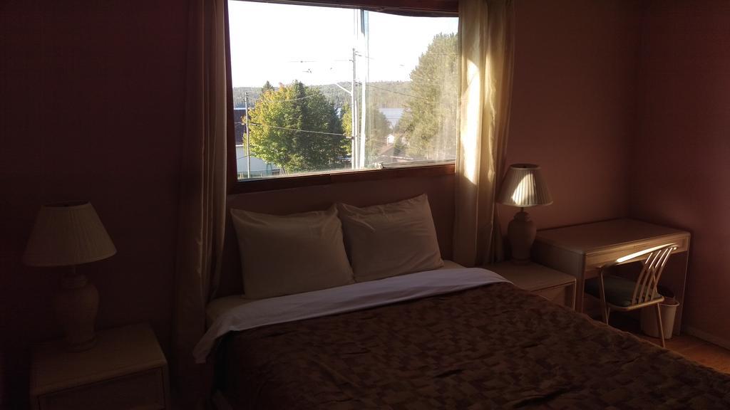 Bay Lake Inn - Frontiersman Motel Latchford Εξωτερικό φωτογραφία