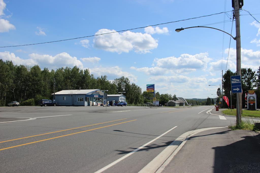 Bay Lake Inn - Frontiersman Motel Latchford Δωμάτιο φωτογραφία